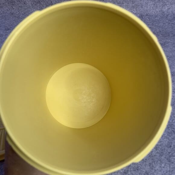 Goldenrod Yellow Tupperware Canister Container 6.25 High 5 Diameter Vintage USA - Picture 8 of 10